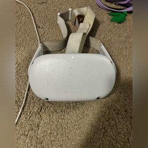 White VR Headset with Adjustable Straps